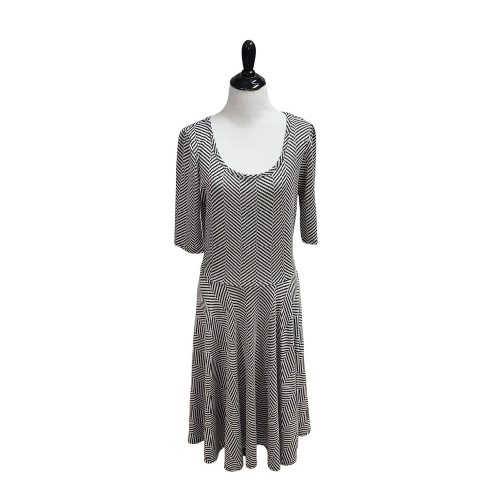 LuLaRoe Women's Size XL Nicole Midi Dress 3/4 Sleeves Herringbone Pattern Flared